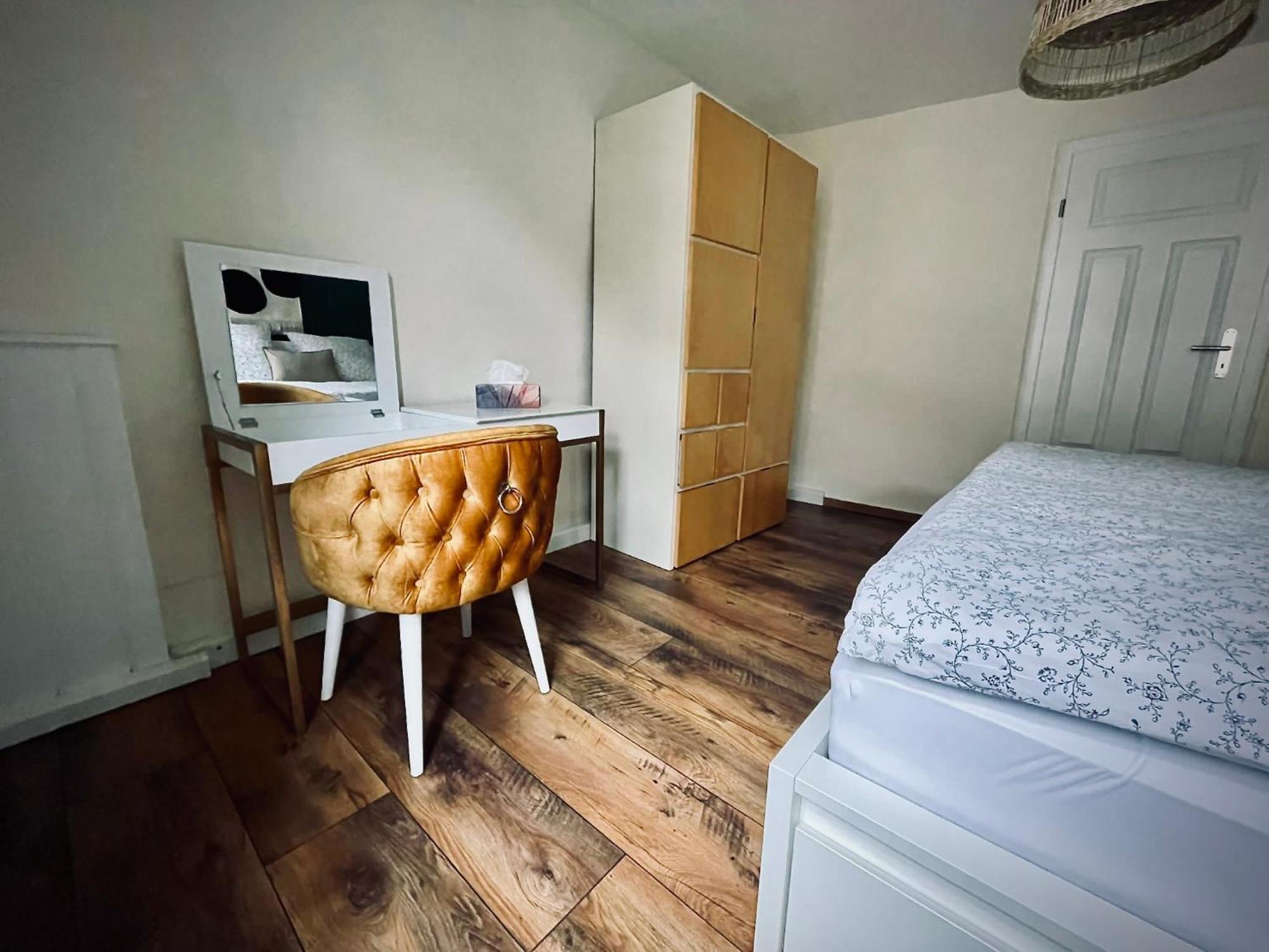 # One Apartment'S / Parkplatz / Schlossplatz Coburg Buitenkant foto